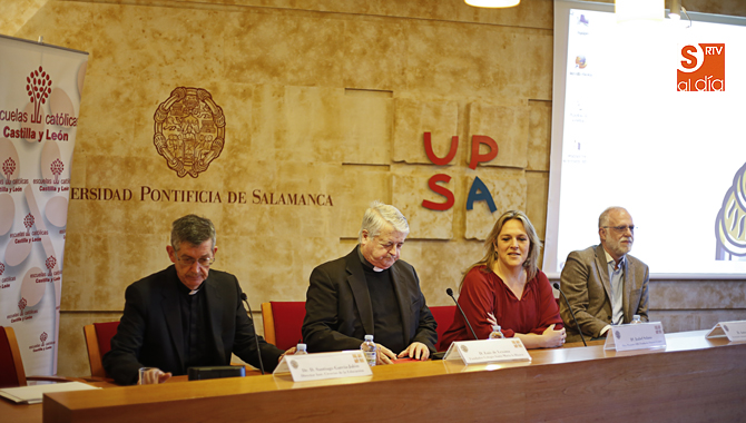 Inauguración de las jornadas en la Pontificia (Foto de Álex López)