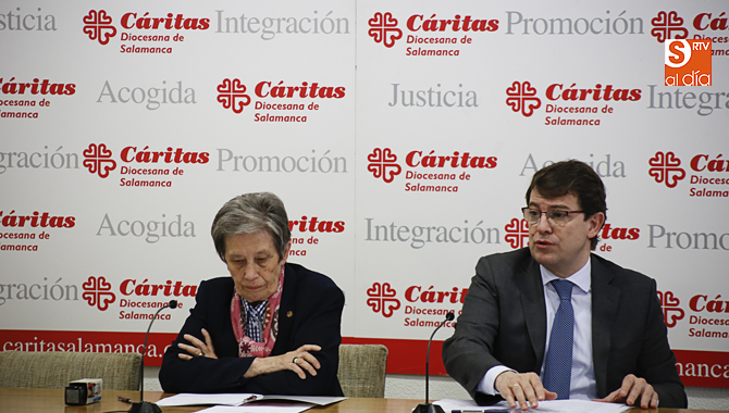 Momento de la firma de colaboración entre ambas instituciones (Foto de Álex López)