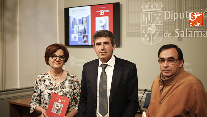 Los autores, Sagrario Rollán y  Ubaldo de Casanova, junto al diputado de Cultura, Julián Barrera, en el centro / Foto de Alejandro López