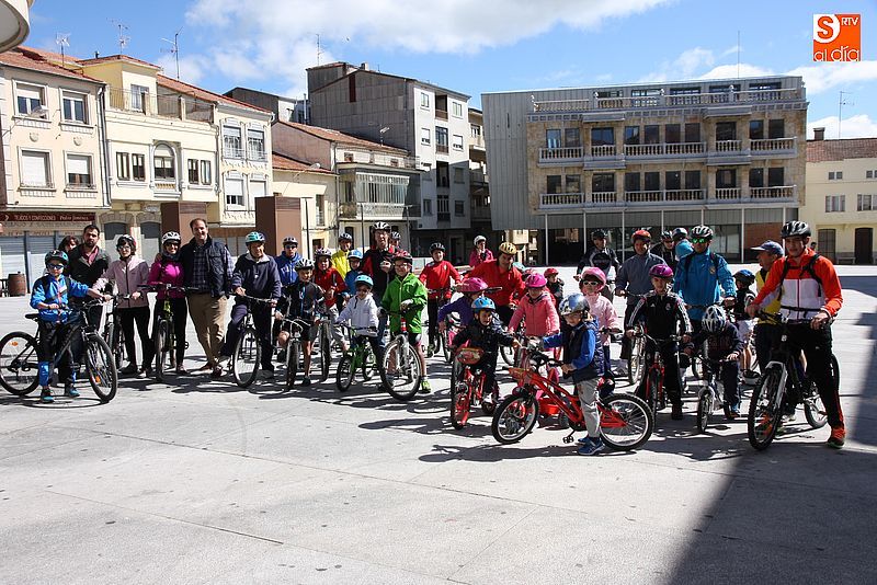 El Día de la Bici lleva a los guijuelenses a Tonda  