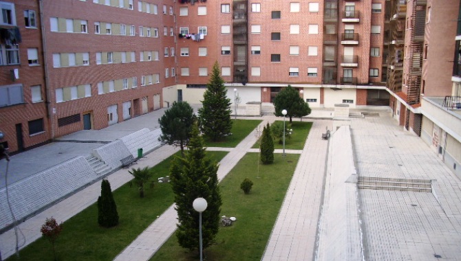 Bloque de viviendas en el Alto del Rollo