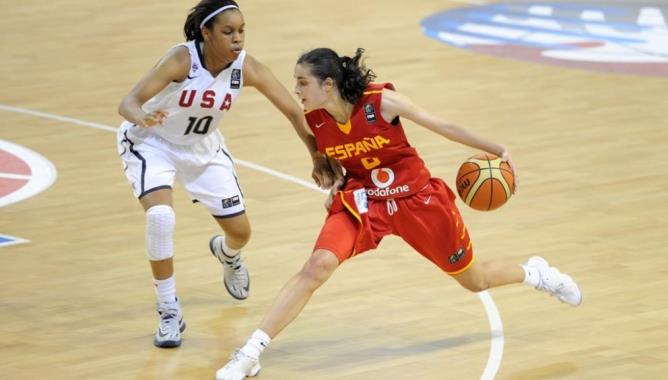 Ángela Salvadores, en un partido con la Selección