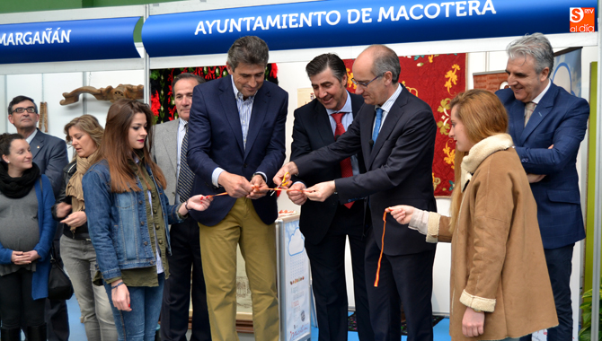 El Presidente de la Diputación de Salamanca, Javier Iglesias, inauguraba esta nueva edición de la feria de Macotera
