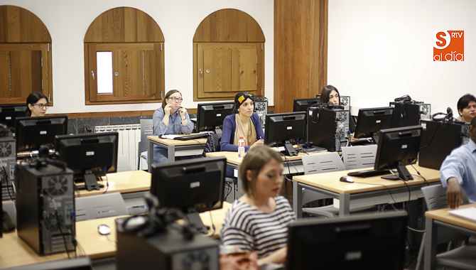 Clausura del seminario en la Facultad de Filología (Foto de Álex López)