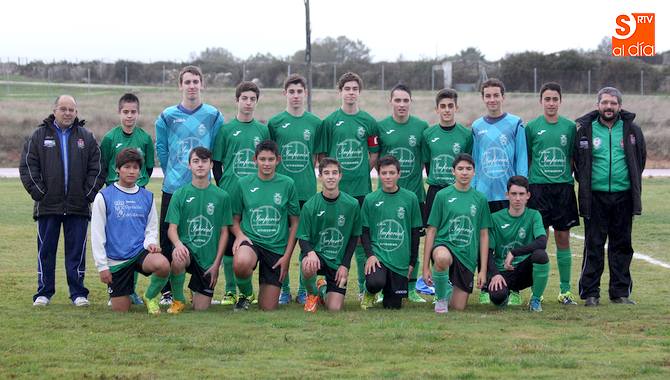 Equipo cadete, y abajo los distintos equipos del CDF Vitigudino / CORRAL