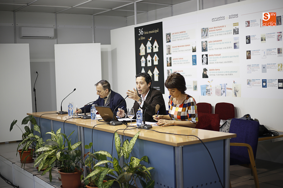 Presentación de Mañana dejaremos Zarzura en la Feria del Libro (Foto de Álex López)