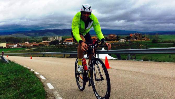 Un momento de la prueba de bicicleta del duatlón numantino