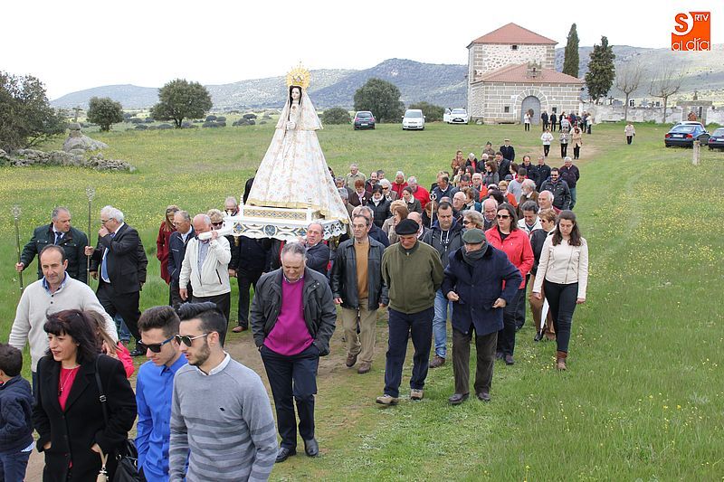 La fiesta de la Ascensión del Señor lleva la imagen de la Virgen de Gracia Carrero a la iglesia  