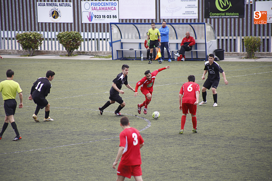 Momento del partido entre el Navega y el Ejido en el Vicente del Bosque (Foto de Álex López)