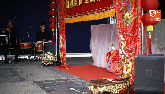 Actuación del grupo de Taiwan en la Plaza Mayor (Foto de Álex López)