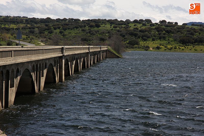 El agua actual del pantano de Santa Teresa supera la media de los últimos diez años.