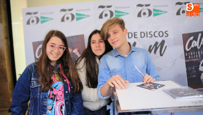 El joven cantante Calum ha firmado discos en El Corte Inglés. Foto: Alberto Martín