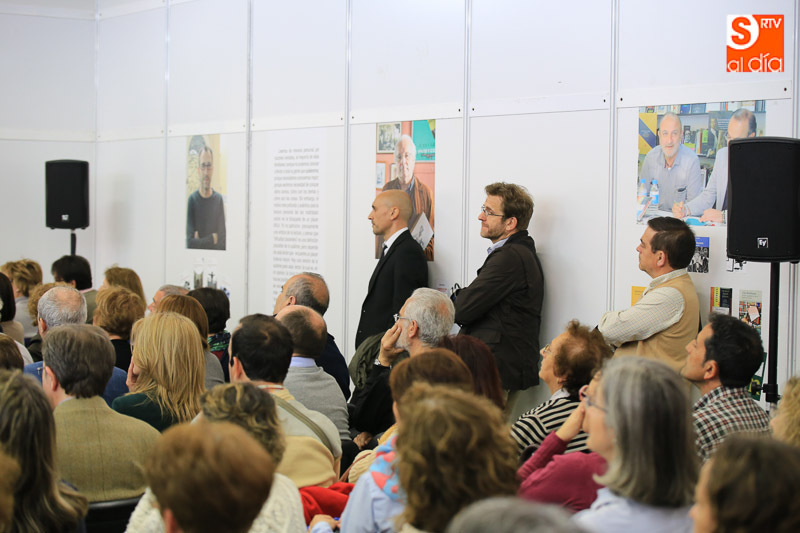 Foto 6 - Javier Reverte ofrece una conferencia sobre la literatura y los viajes   