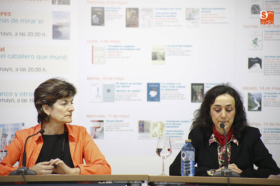 Presentación de Fiebre y la compasión de los metales, de Ángeles Pérez López (Foto de Álex López)