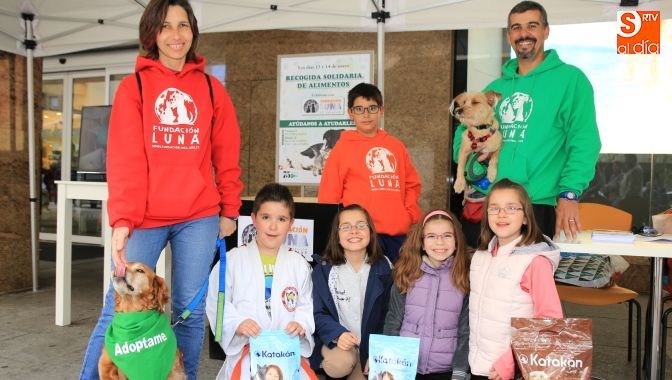 Luna da a conocer su trabajo con los animales abandonados