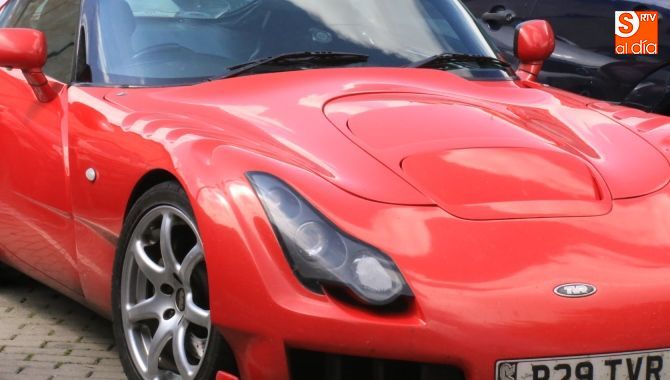 Uno de los modelos participantes en la gira de coches