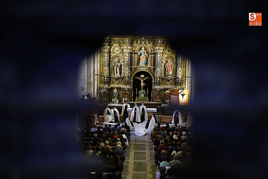 Con Teresa, jardinera de la luz se emocionaron los asistentes | Fotos: Alex López / SALAMANCArtv AL DÍA
