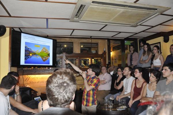 La ciencia vuelve a los bares españoles en la segunda edición de ‘Pint of science’