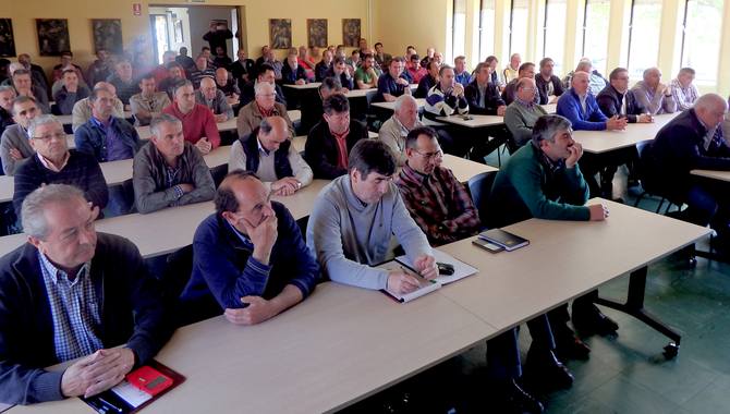 A la reunión asistieron representantes de Comunidades de Regantes de todas las provincias de Castilla y León