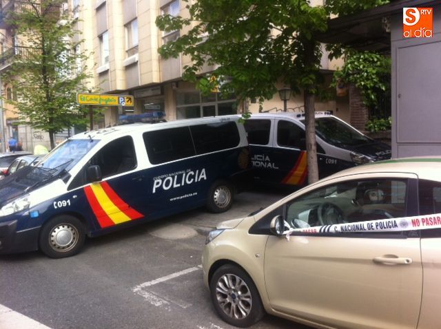 Muere al precipitarse desde un cuarto piso en el paseo de la Estación