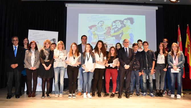El IES Vía de la Plata de Guijuelo gana el Concurso de Ideas Empresariales con su proyecto...