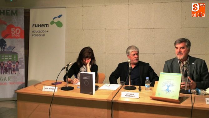 Momento de la presentación de los dos libros en la Casa de las Conchas