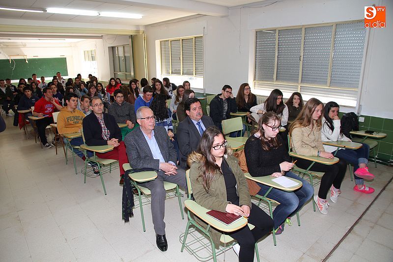 Alumnos del IES Vía de la Plata durante la entrega de premios Motivar para emprender.