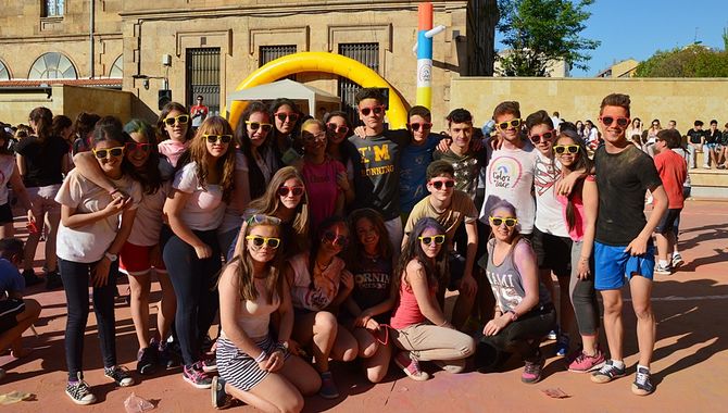 Gran ambiente en las fiestas del colegio Esclavas del Sagrado Corazón de Jesús