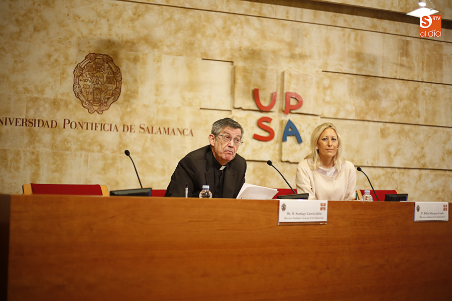 Santiago García Jalón, director del ICE y Belén Schramm, directora de Comunicación (Foto de Álex López)
