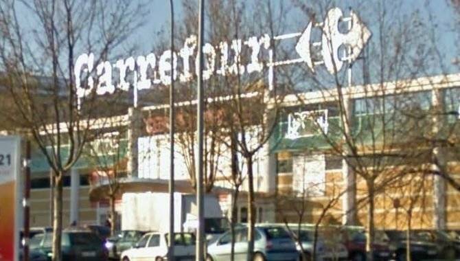 El detenido fue sosprendido con artículos robados en el hipermercado