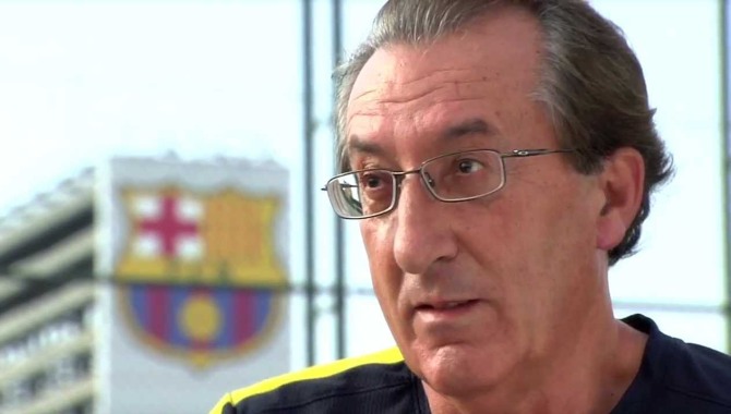 Paco Seirul.lo, junto a los campos de entrenamiento del Barcelona