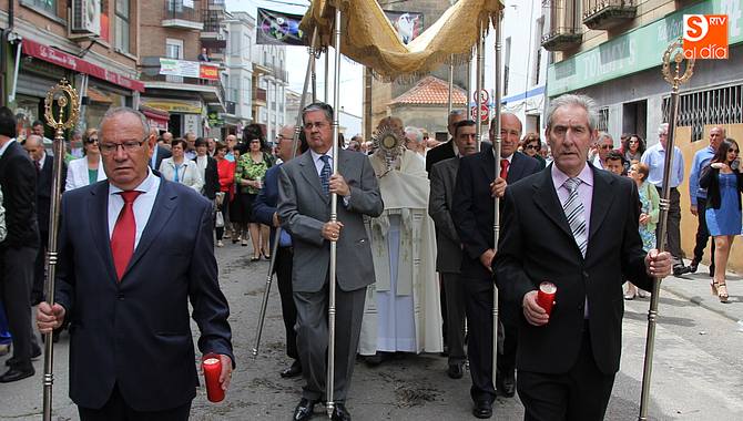 Pepe Cordobés y Narciso Hernández volvieron a poner mayordomos al Corpus / CORRAL
