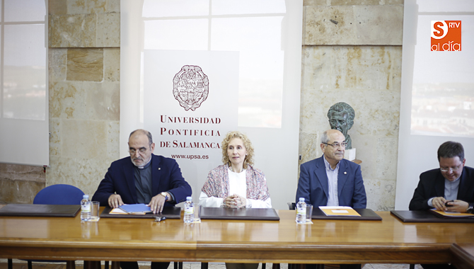 Inauguración en la Universidad Pontificia (Foto de Álex López)