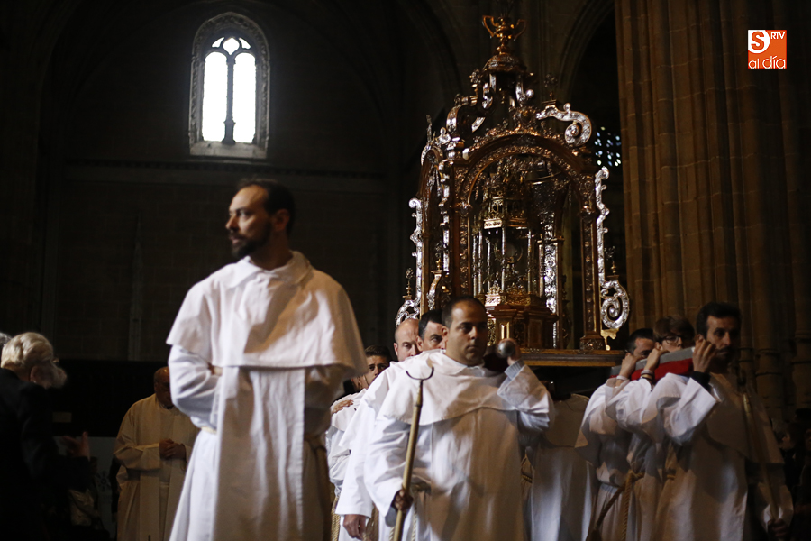 El Santísimo dentro del templo. Foto: Alejandro López