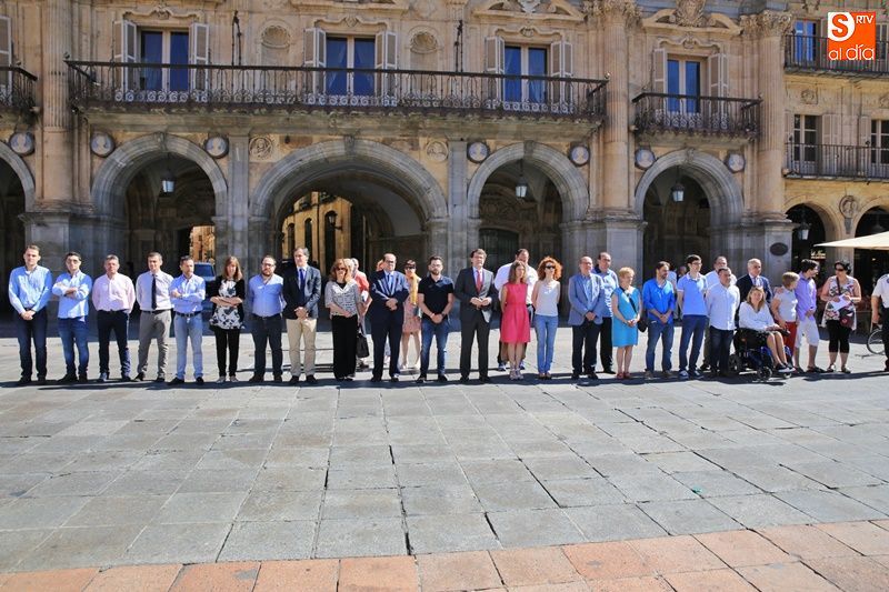 Minuto de silencio en solidaridad con las víctimas del atentado de Estambul 