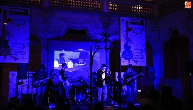 Música y poesía en Las Conchas. Fotos: Alberto Martín