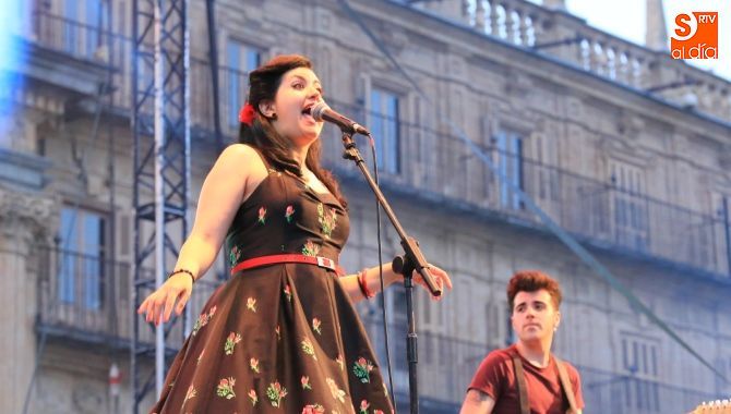 Música para bailar y disfrutar en el mejor escenario posible. Fotos: Alberto Martín