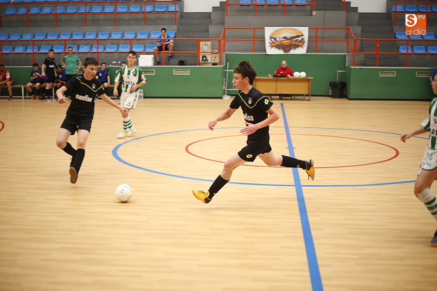 Un momento de un partido de la fase preliminar en La Alamedilla (Foto de Álex López)
