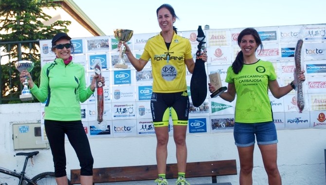 Sonia Sánchez, la mejor en categoría femenina, en el centro