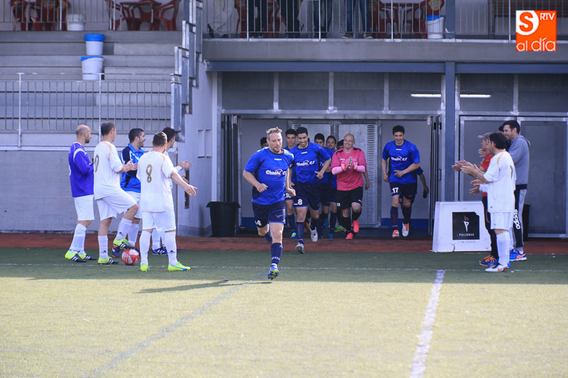 El Bar Robermar hizo el pasillo al campeón de liga, el Electromecánica Chuchi / Foto de Alberto Martín