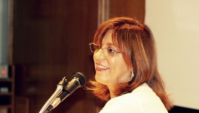 La calidad poética de Isabel Bernardo, de nuevo reconocida en un importante premio regional