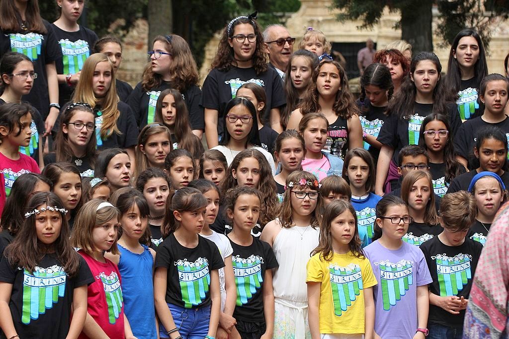 El coro de Sirinx cierra la XXIII edición del Paseo Musical en recuerdo a Cervantes y El Quijote