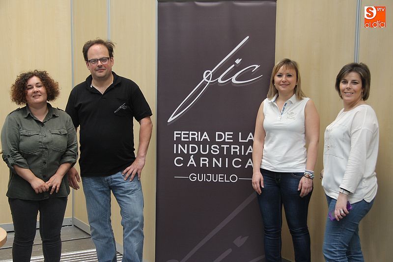 El equipo gestor de la FIC. Ana Pérez, Francisco Sánchez, la concejala de Ferias, Sandra Méndez y Mani Benito.