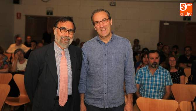 Un momento de la conferencia que dio Carlos Coca en la Casa de las Conchas