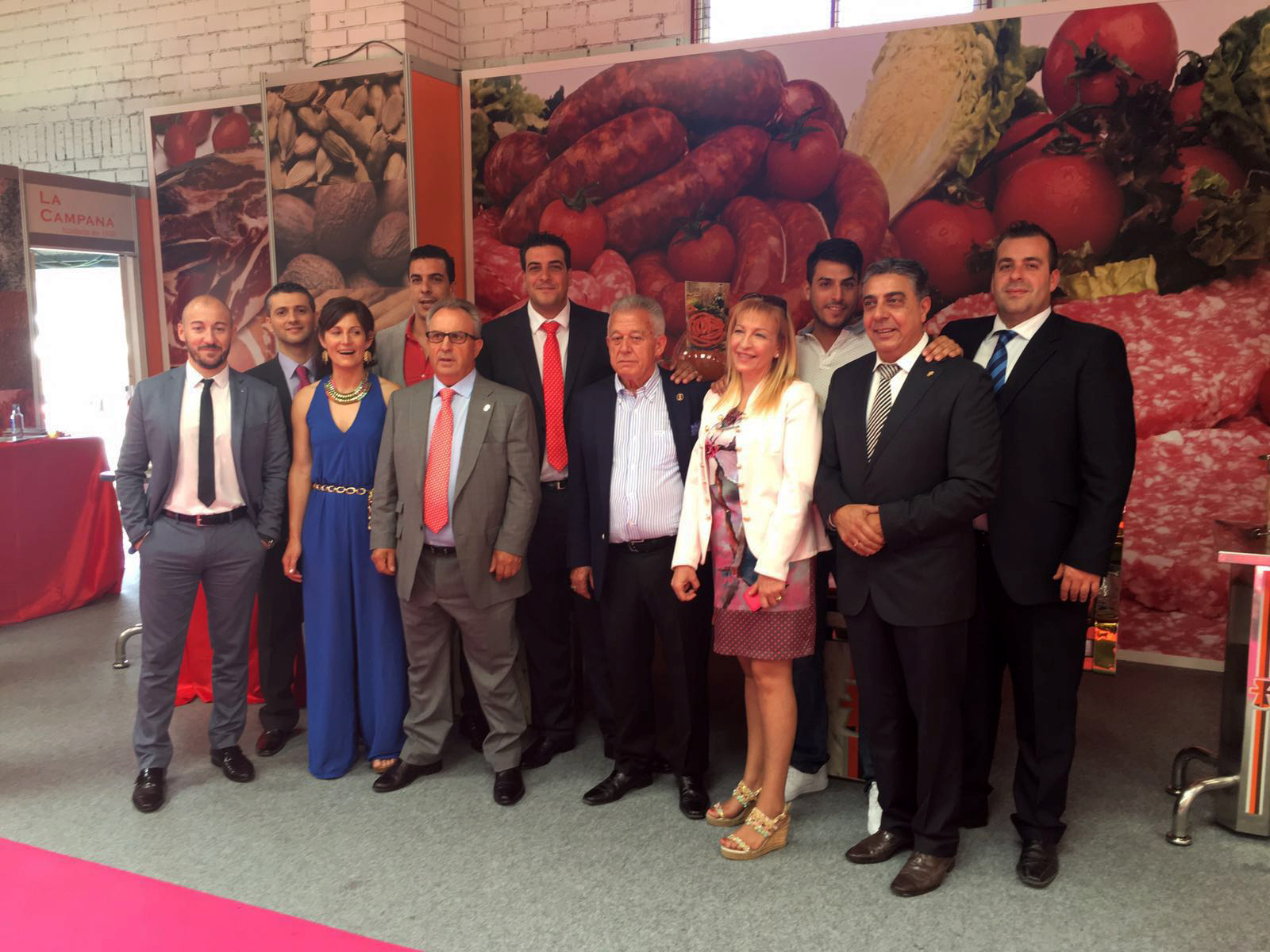 Los profesionales de Laboratorios La Campana en el estand de la empresa en la FIC 2016.