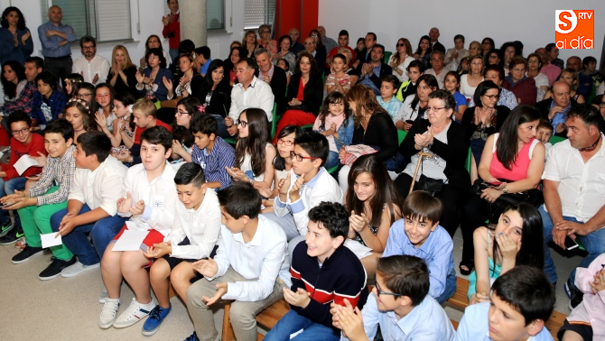 Los estudiantes de sexto de Primaria tuvieron su homenaje / Foto de Alberto Martín