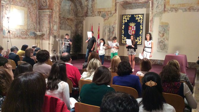 Los alumnos del colegio Santa Teresa, los mejores del recital de lectura en público  