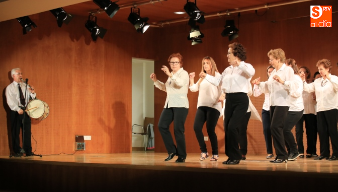 Algunas de las actuaciones sirvieron para divulgar los bailes tradicionales / Foto de Alberto Martín