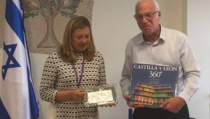 Reunión de la consejera de Economía y Hacienda con el ministro de Agricultura israelí / JCyL