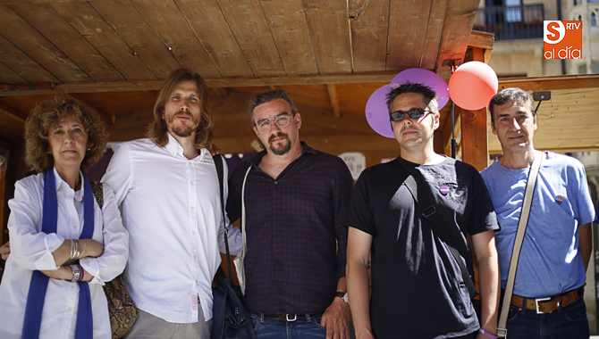 Pablo Fernández, junto a representantes salmantinos de Unidos Podemos. Foto: Alejandro López